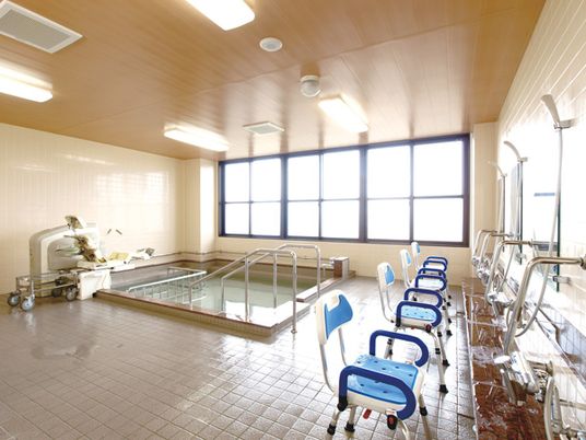広々とした浴室