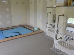 清潔な浴室空間