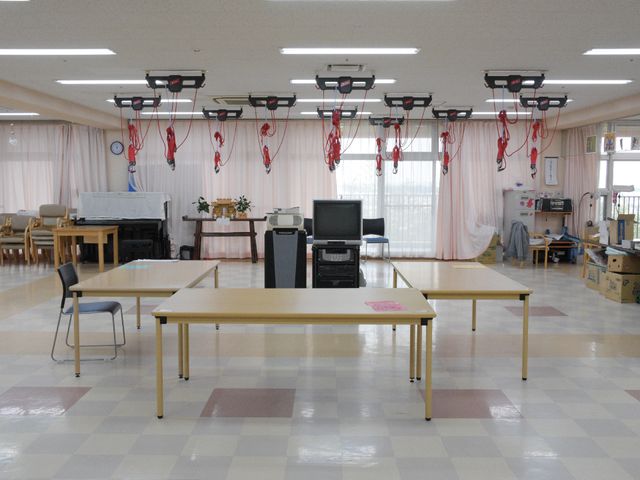広々とした多機能室 ダイニング 機能訓練用具が備わった広い多目的室です。共有スペースでリハビリやレクリエーションが行えます。