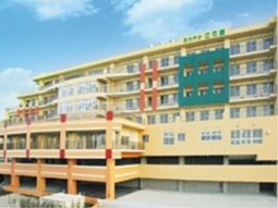 明るい色の外観