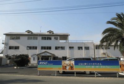 ゆとりある外観の建物