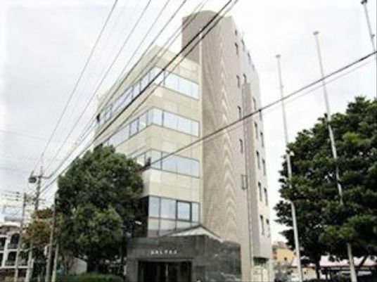 モダンな建物の外観