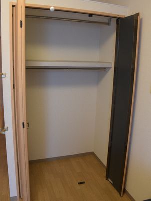 収納棚付きの居室