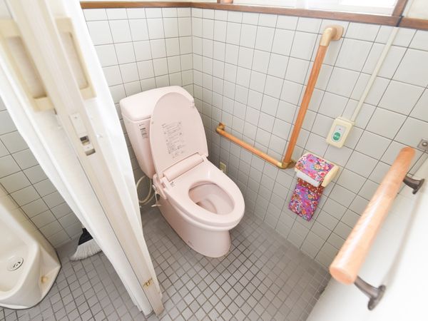 手すり付きトイレ