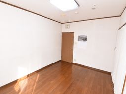 明るい居室の空間