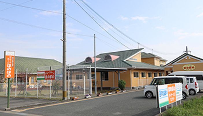 温かな建物外観