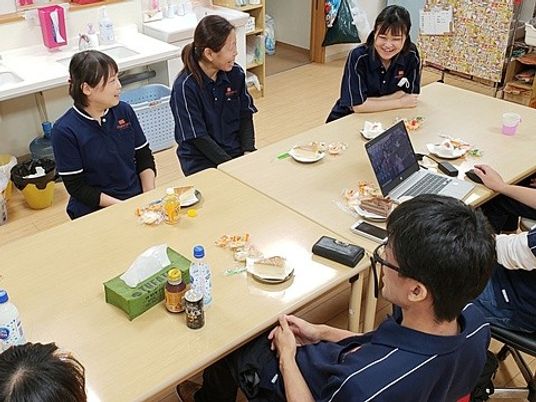 スタッフが集う食堂  