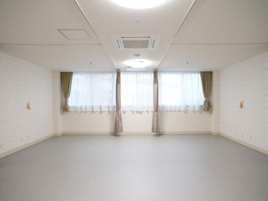 明るい多目的室  