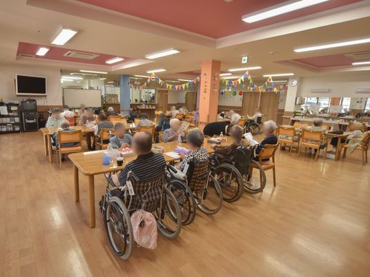 広々とした食堂の様子