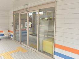 施設のエントランス風景