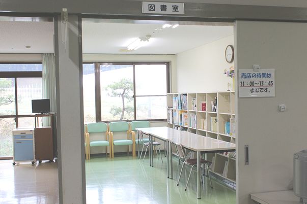 開放感のある図書室