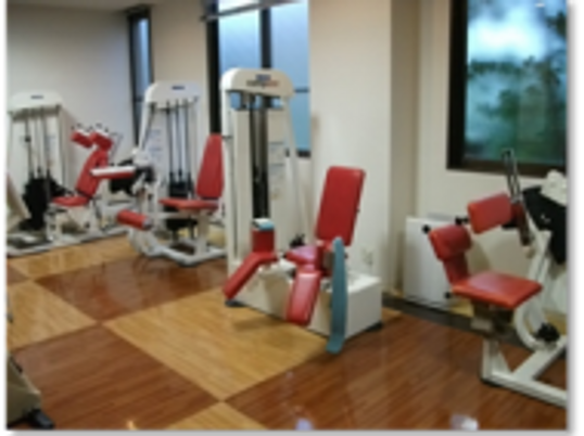 運動設備が整った空間