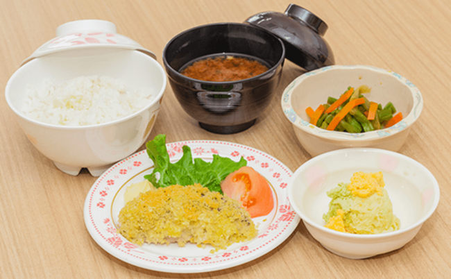 彩り豊かな料理の盛り付け