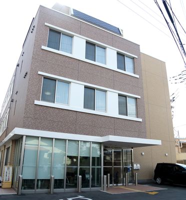 モダンな外装の建物