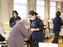 明るい雰囲気の機能訓練室