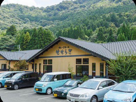 緑豊かな地域の建物