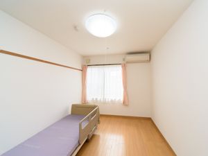 明るく清潔な居室