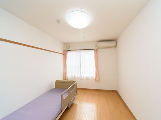 明るく清潔な居室
