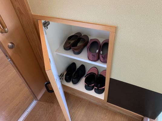 靴棚のある玄関収納  