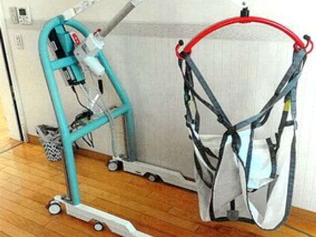 移乗補助機器の様子 機能訓練室 安全に移乗をサポートする機器が備えられており、日々の暮らしやリハビリに便利です。