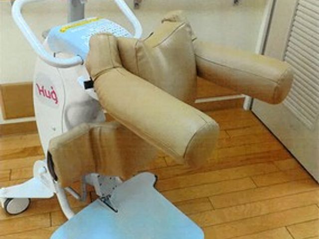 移乗支援機器の機能訓練室 機能訓練室 ゆったりとした空間で安全な移乗のための専用機器が整っており、快適にご利用いただけます。