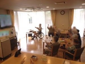 自然光が入る広い部屋