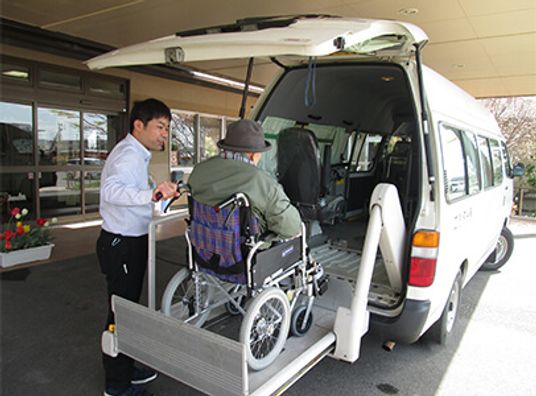 車椅子の乗降サポート