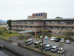 介護老人保健施設 ケアポート楽寿園の外観