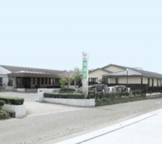 広い庭のある建物外観 外観   緑が豊かな庭が広がる建物です。落ち着いた雰囲気で、働く環境としても魅力的です。
