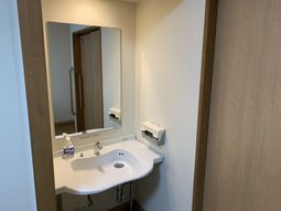 明るい洗面台