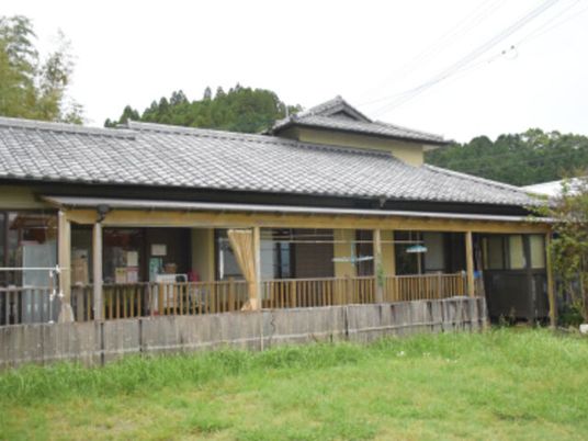 広々とした建物