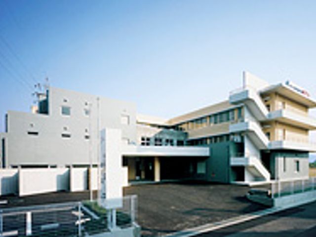 建物の外観 外観 広々とした建物の外観が印象的です。開放的な雰囲気が魅力で、働く意欲に満ちます。