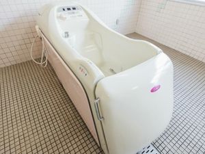 機械浴槽の浴室  