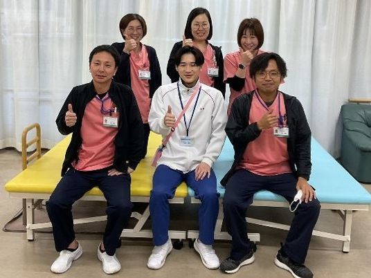 スタッフ集合のリビング  