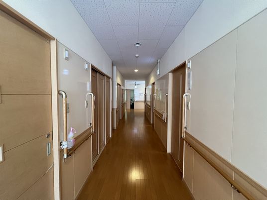 温かみのある廊下