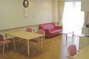 自然光が入る明るい居室  