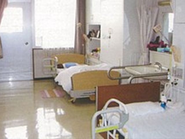 日差しが入る居室 居室 明るい日差しが差し込む居室です。二つのベッドが配置され、快適に過ごせます。