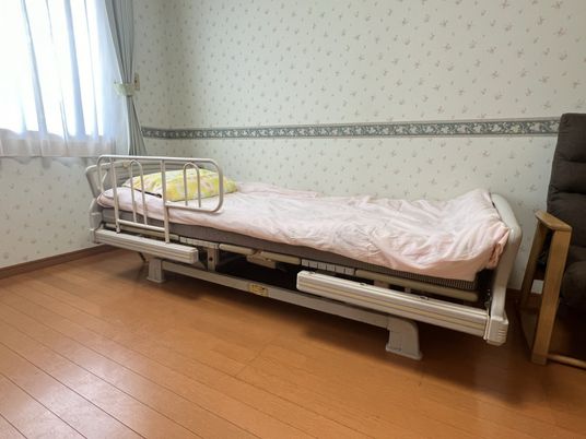 落ち着いた色合いの居室