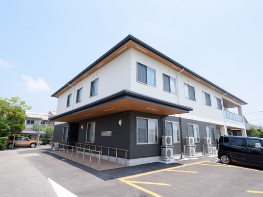 広々とした清潔な外観