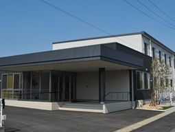 モダンな建物の外観