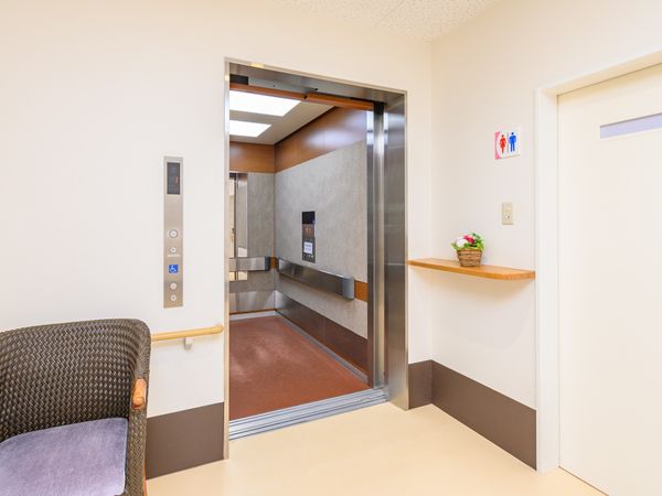 広々としたエレベーターホール