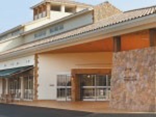 広々とした外観 外観 温かな色調の外観が、訪れる人々を優しく迎えます。快適な職場環境を実感できます。