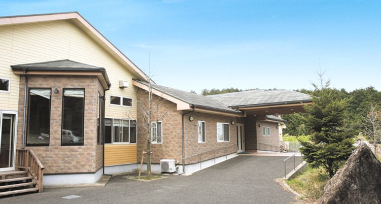 ゆったりとした施設外観