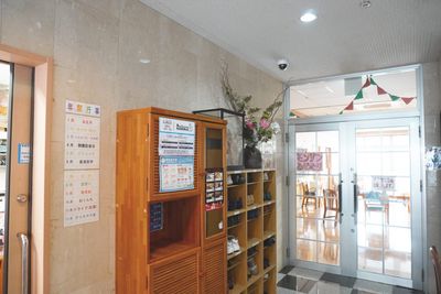 出入り口付近の廊下