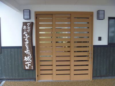 木製の玄関扉