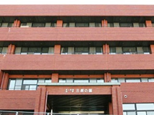 赤レンガ建築外観 外観 赤レンガ造りの落ち着いた施設です。温かみのある環境で働けます。