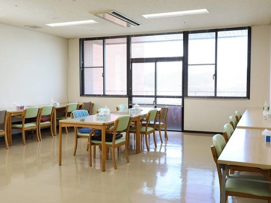 明るい食堂  