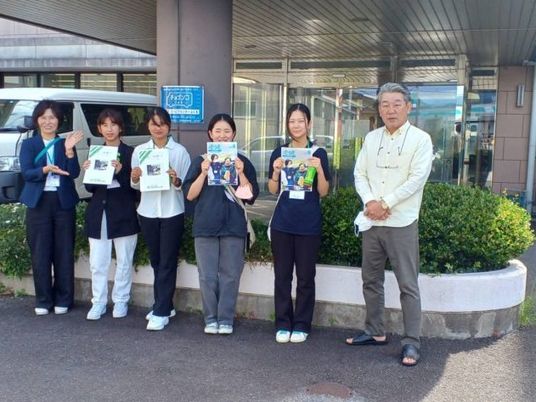 採用担当者とスタッフの集合  