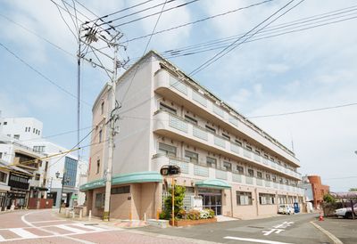 明るい雰囲気の外観