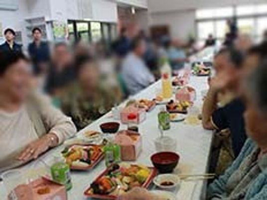 和やかなダイニングルーム  